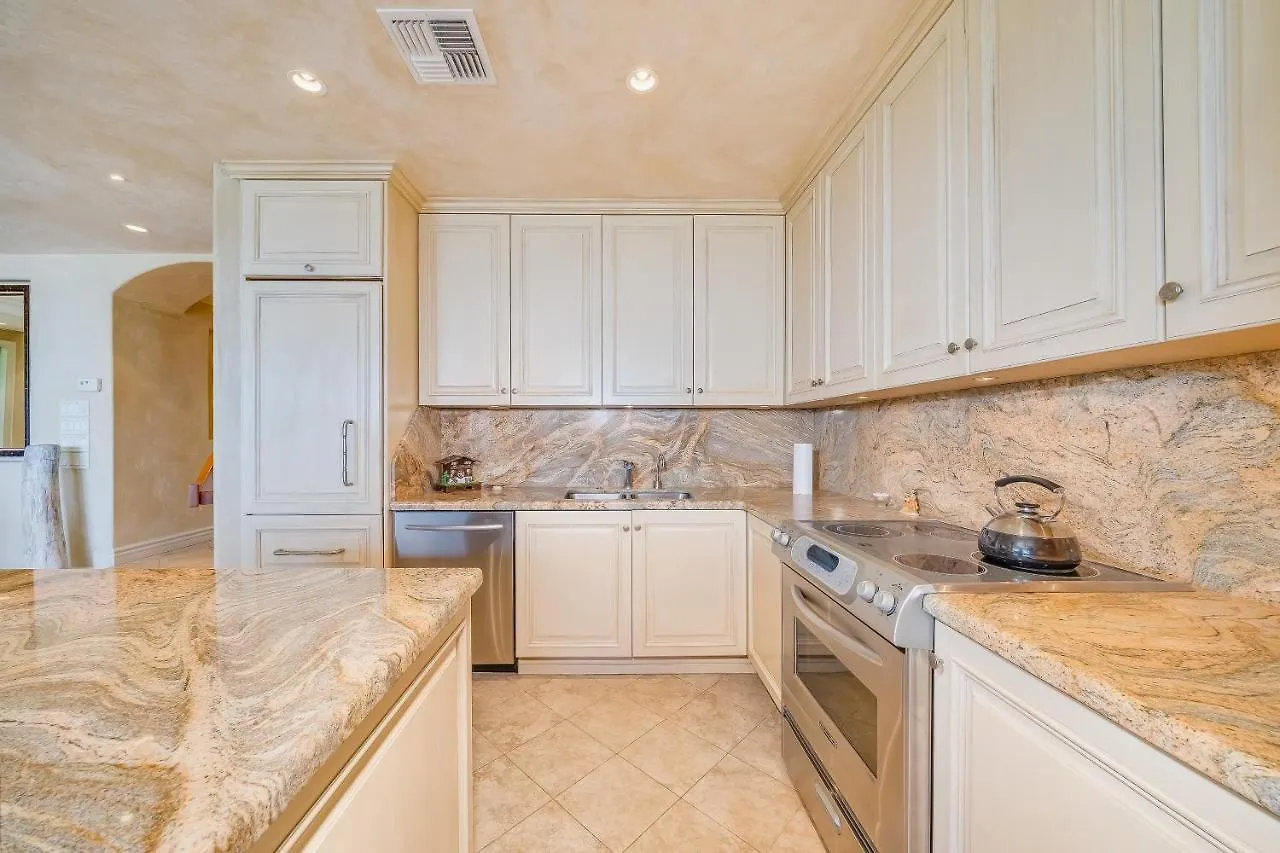 Makena Surf B208 Apartment Wailea  United States